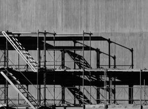 ¿Cómo calcular la capacidad de carga de un andamio en obra?